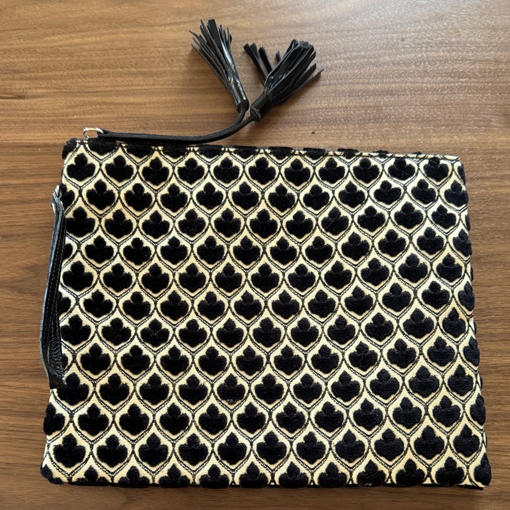 Glenda Gies XL clutch